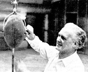 charlin.jpg - 2427 Bytes