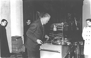 charlin3s.jpg - 10124 Bytes